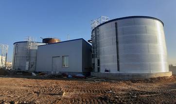 
	Две емкости для хранения пожарного запаса воды по 700 м3 каждая для крупного зернотрейдера. Сборка емкостей заняла 30 дней. Размер поставляемых емкостей: Диаметр 11,9 метров, а высота 7 метра. 

	 

	 
